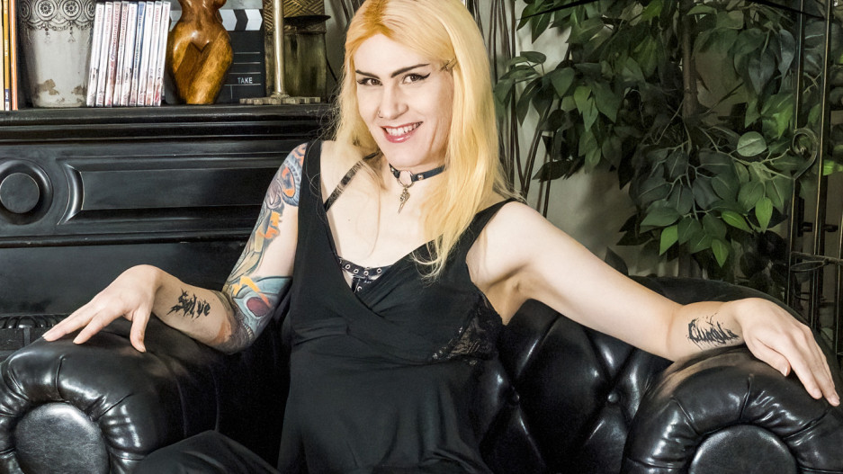 Amber Love Diva Debuts!